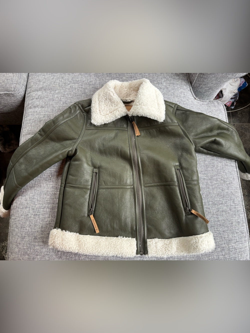 Sherpa-Lined Olive Green Jacket with Zip Pockets